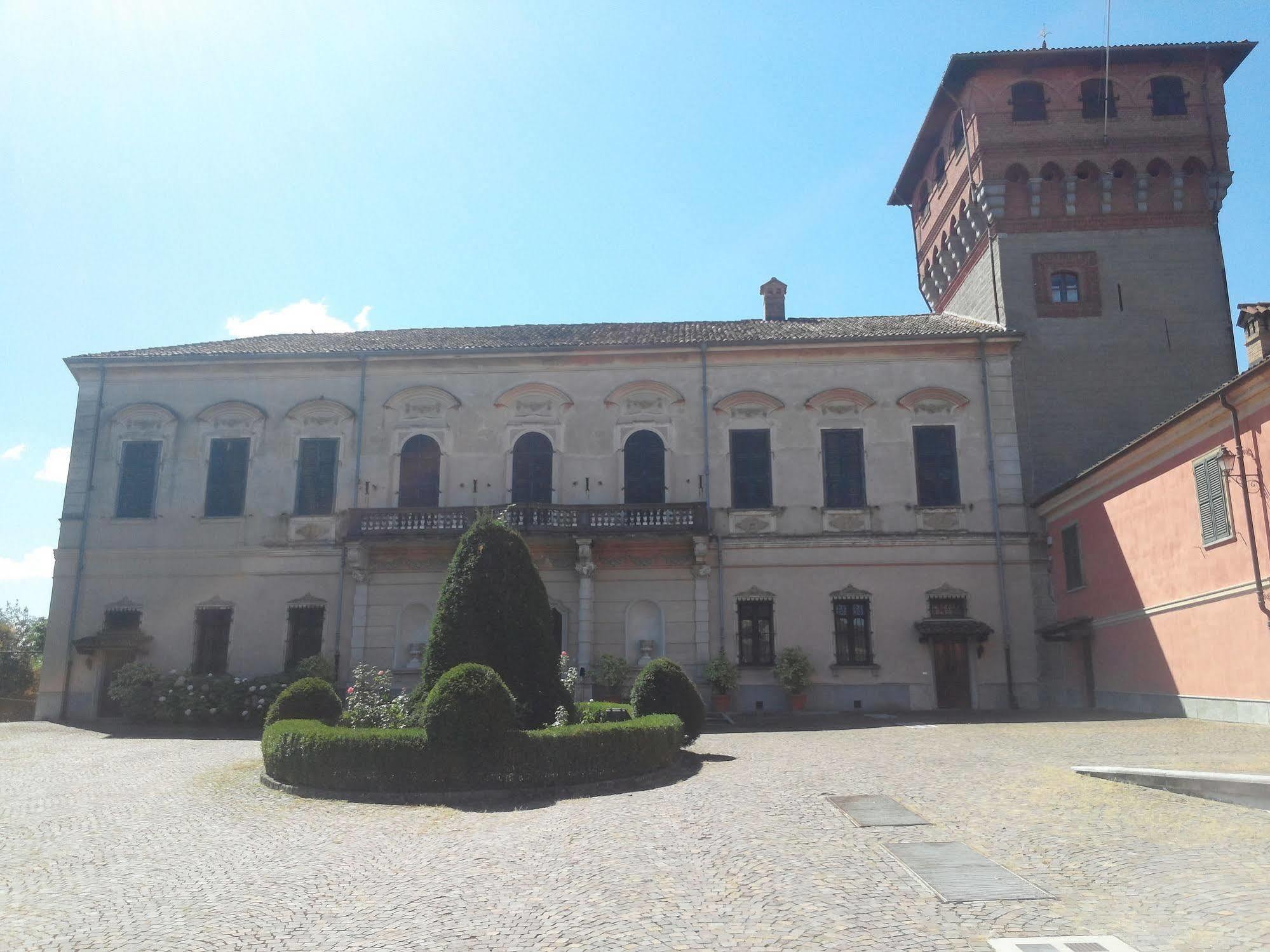 Il Castello Di Bubbio Hotell Eksteriør bilde